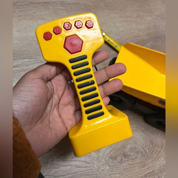 (3) Lot of 3 Caterpillar CAT Trucks - Picture 12 of 13